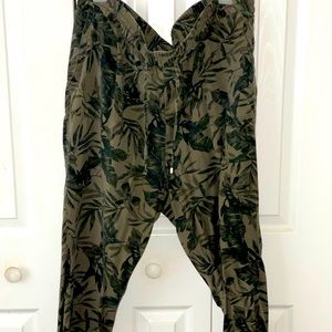 Floral Ankle Pants